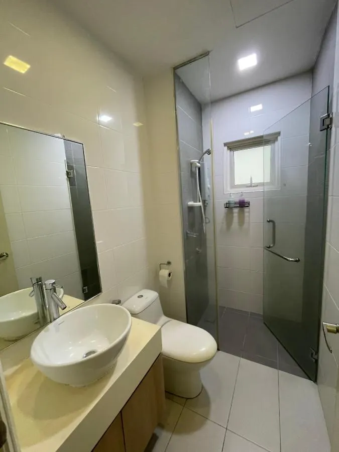 Crest Residence 2 Bedroom Condo With Klcc View Kuala Lumpur