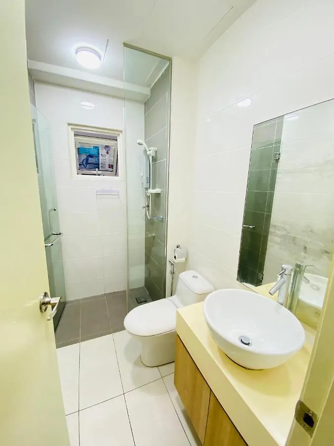 Crest Residence 2 Bedroom Condo With Klcc View Куала-Лумпур Апартаменты