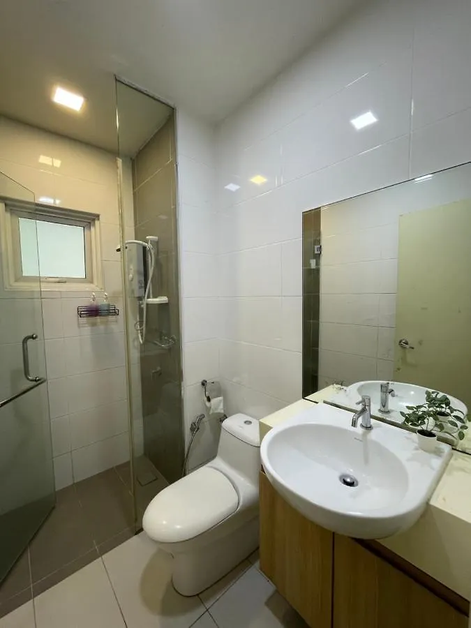 아파트 Crest Residence 2 Bedroom Condo With Klcc View 쿠알라룸푸르