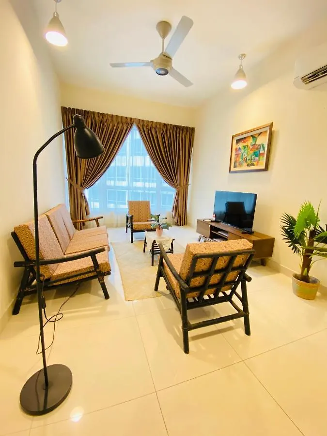 Crest Residence 2 Bedroom Condo With Klcc View 쿠알라룸푸르 아파트